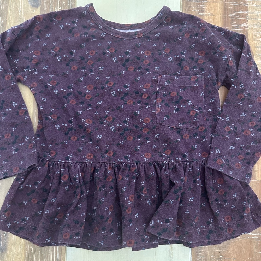 Holley + Sage floral peplum top 2T